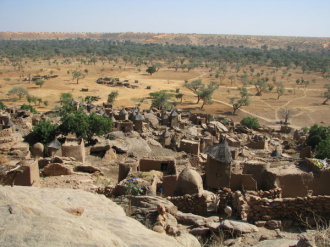 04 Village Et Plaine